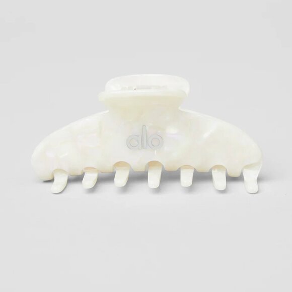 Alo 90's Claw Clip in white pearl - Picture 5 of 5